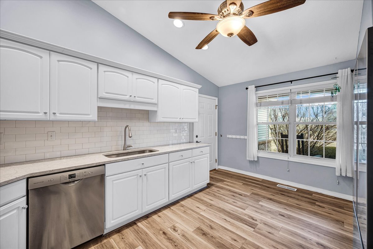 103 Comet Lane, Heyworth, IL 61745