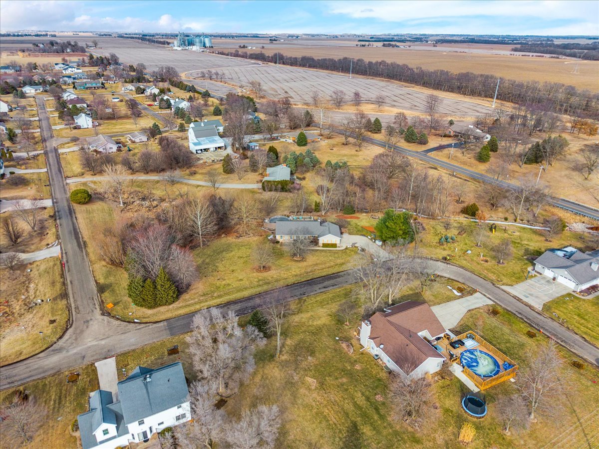 103 Comet Lane, Heyworth, IL 61745