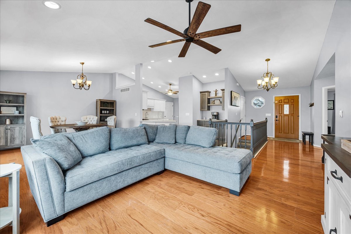 103 Comet Lane, Heyworth, IL 61745