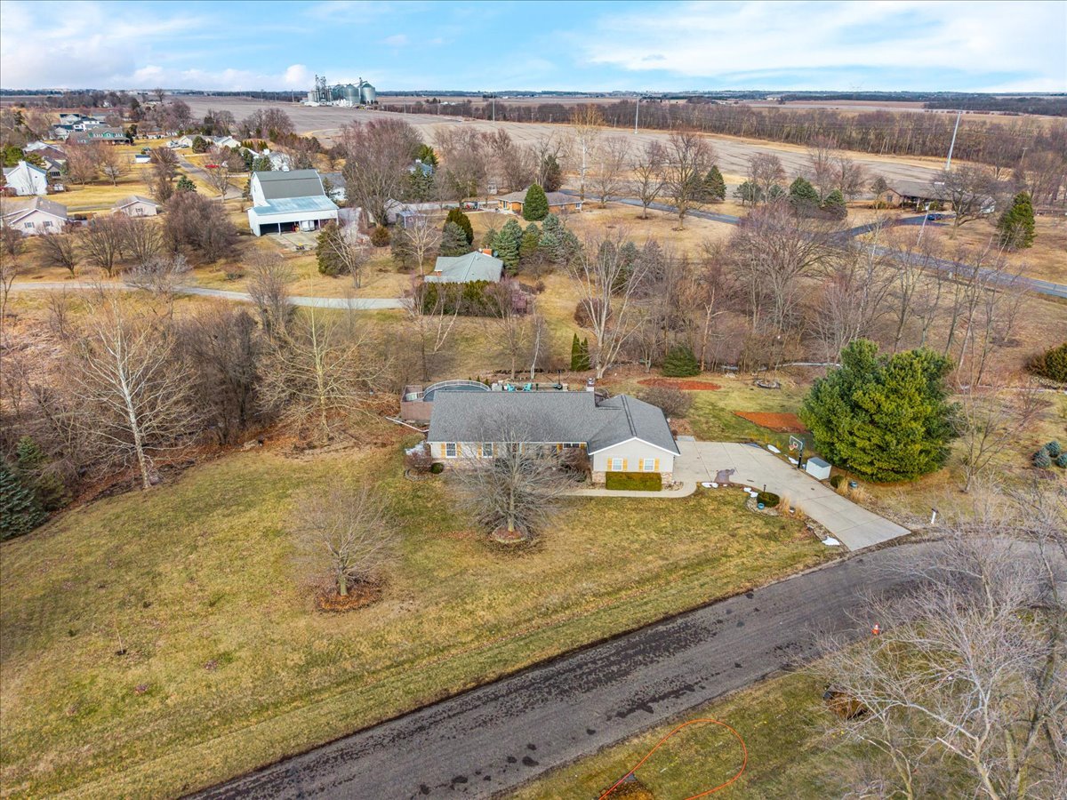 103 Comet Lane, Heyworth, IL 61745