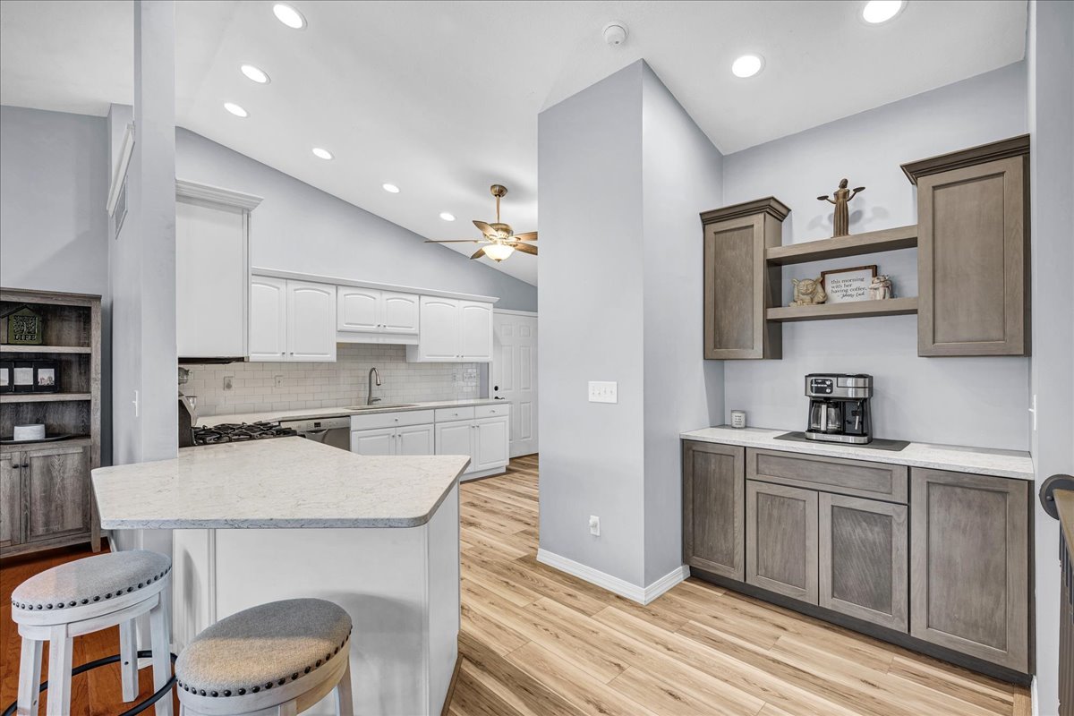 103 Comet Lane, Heyworth, IL 61745