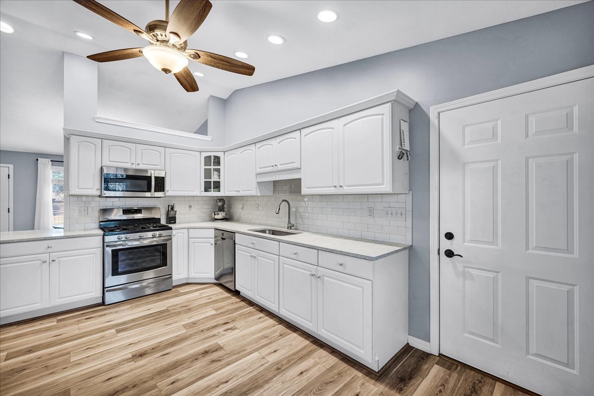 103 Comet Lane, Heyworth, IL 61745