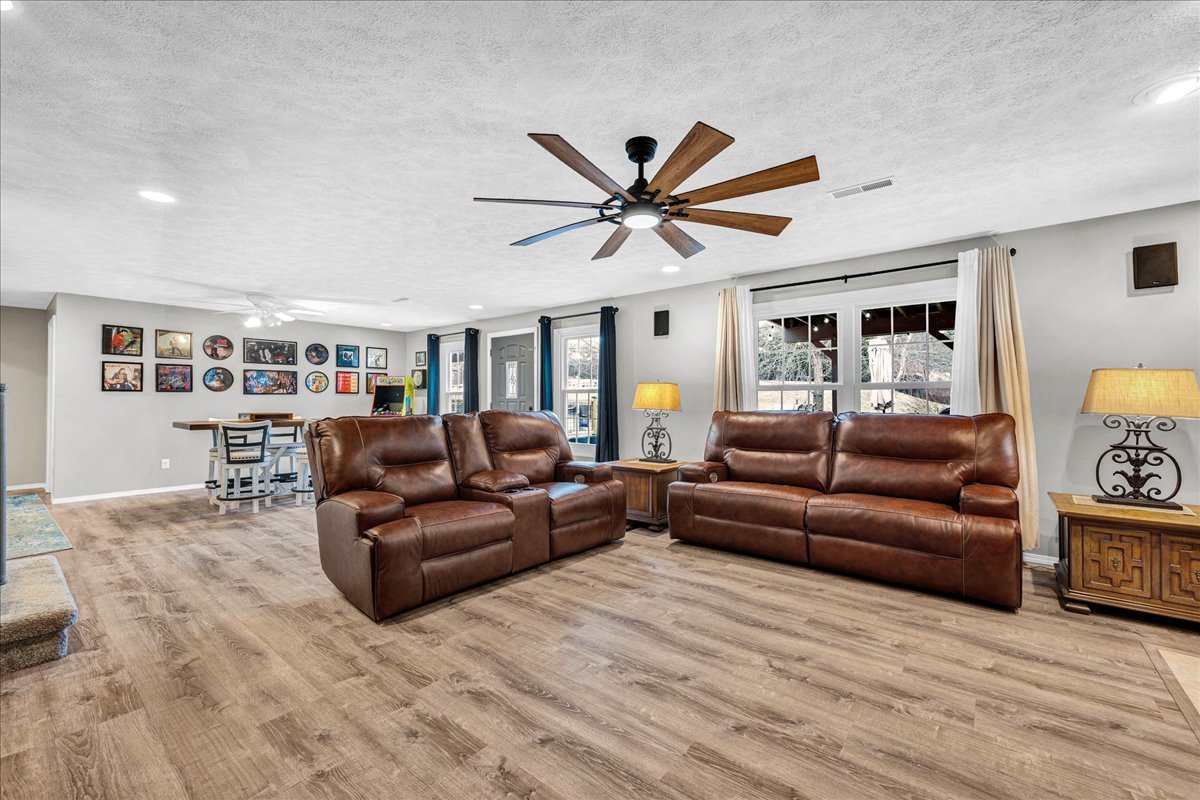 103 Comet Lane, Heyworth, IL 61745