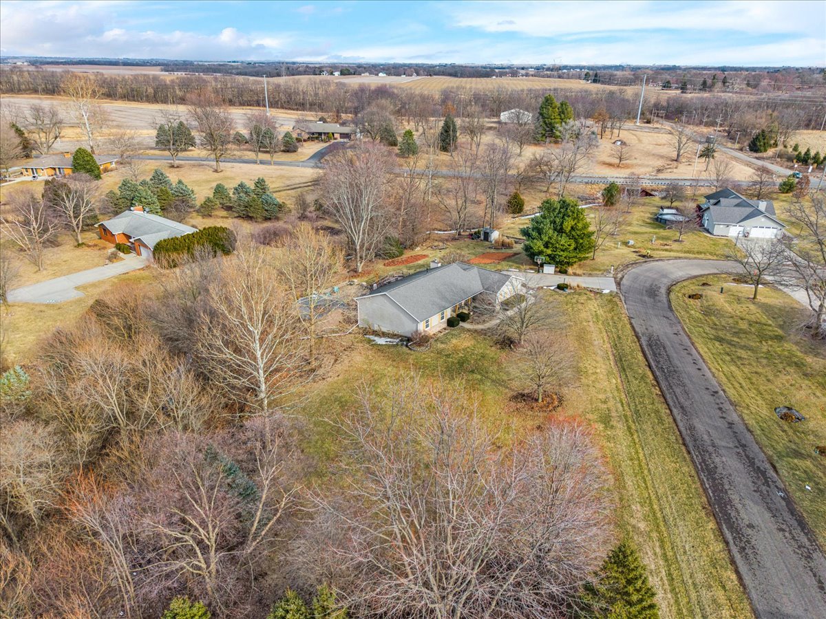 103 Comet Lane, Heyworth, IL 61745