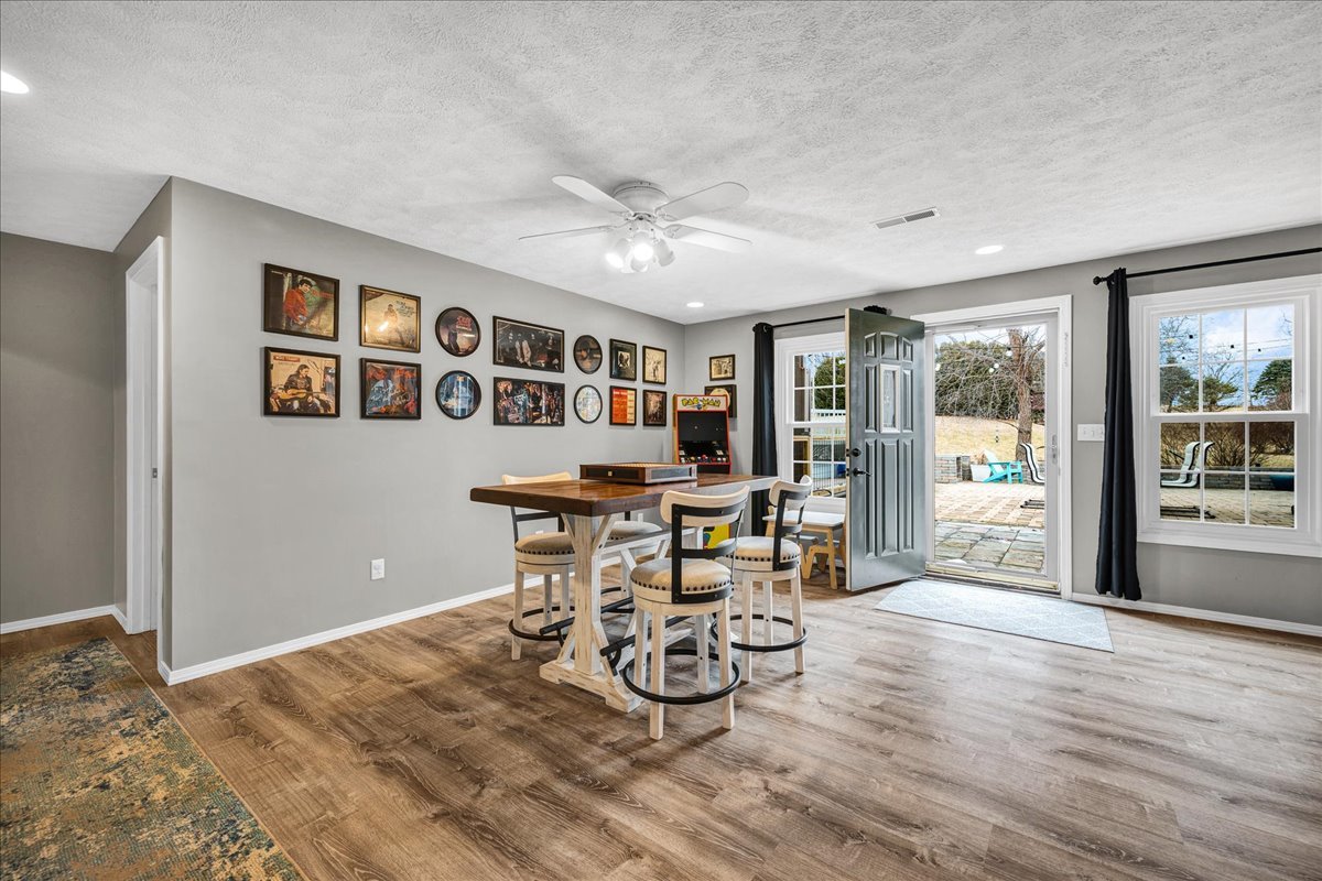 103 Comet Lane, Heyworth, IL 61745