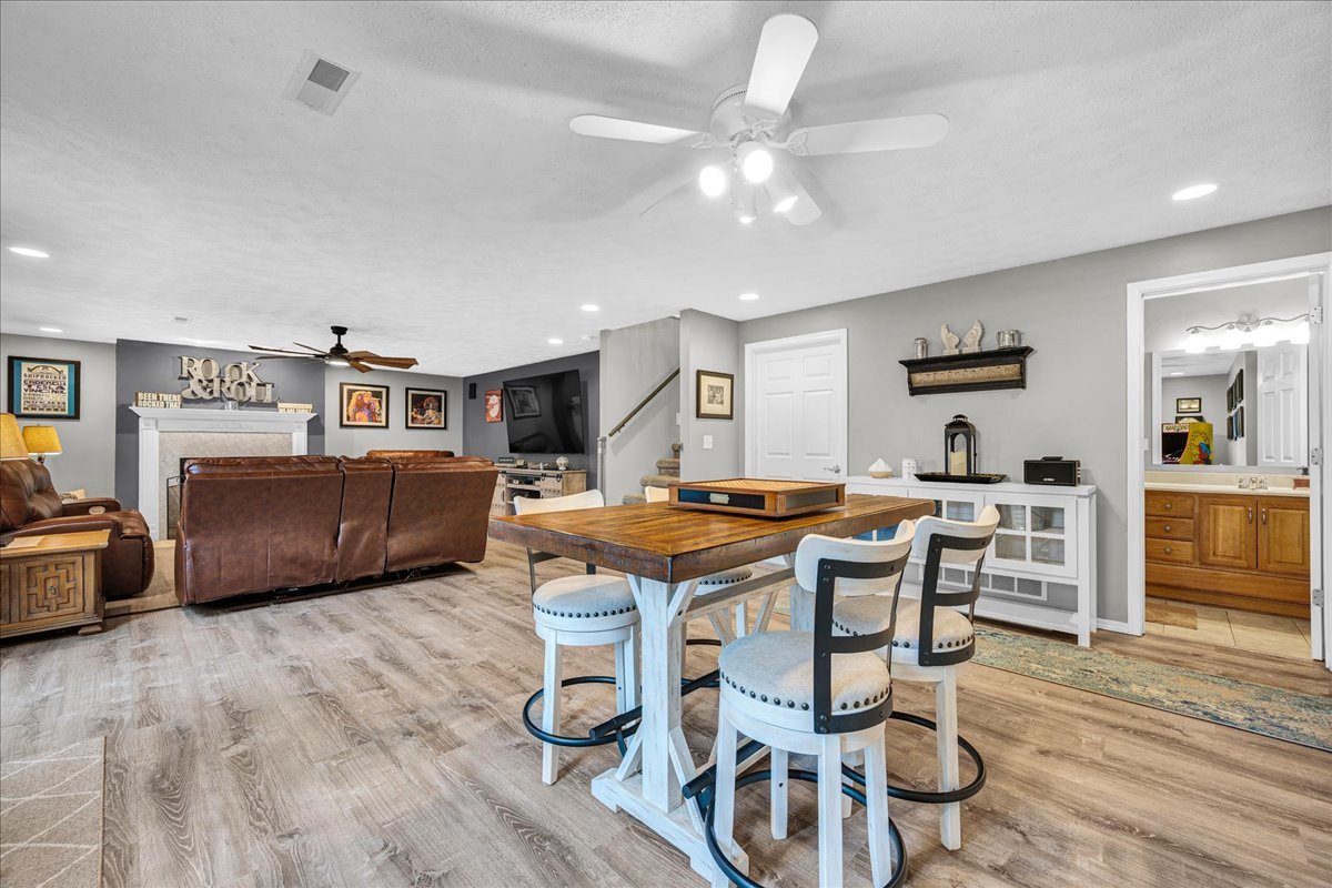 103 Comet Lane, Heyworth, IL 61745