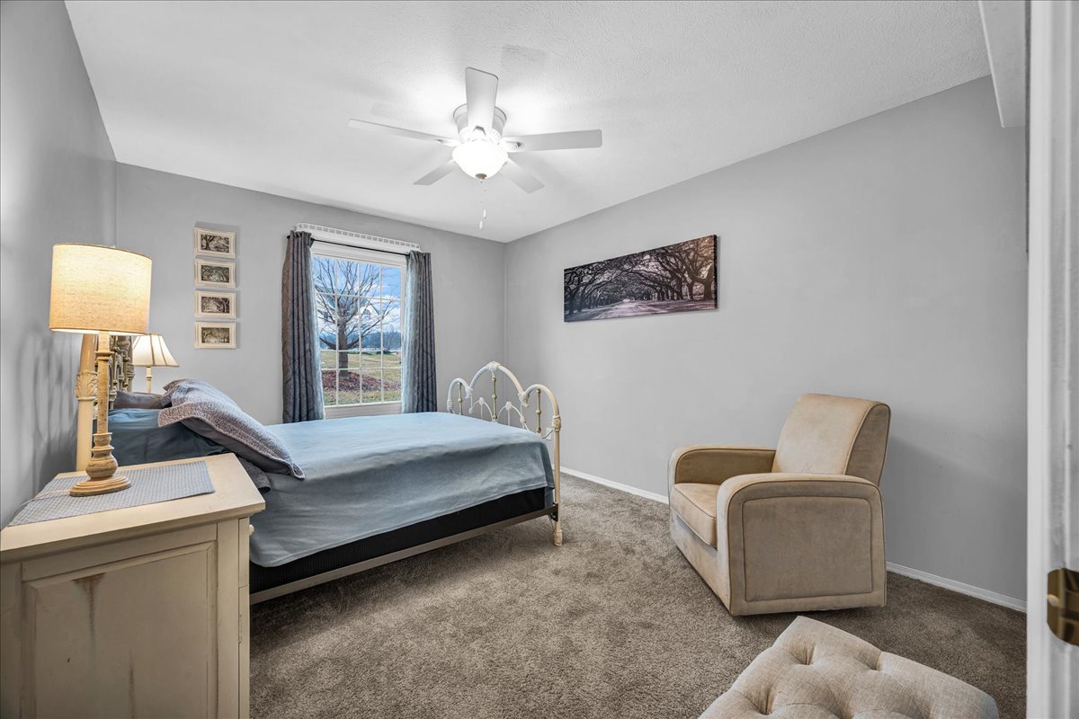 103 Comet Lane, Heyworth, IL 61745