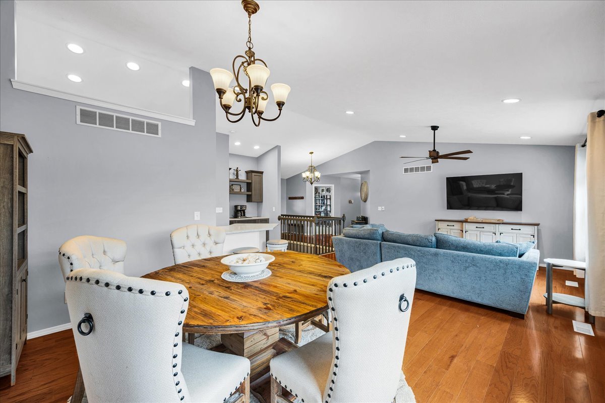 103 Comet Lane, Heyworth, IL 61745