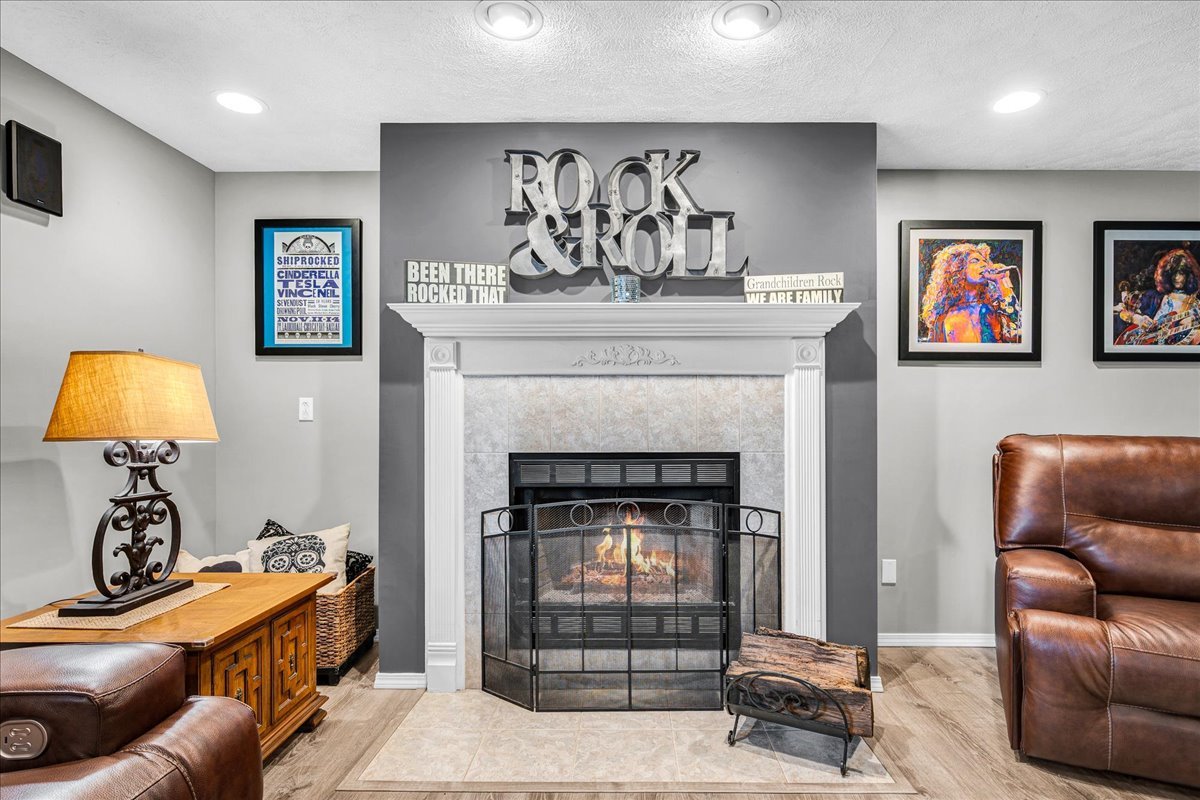 103 Comet Lane, Heyworth, IL 61745