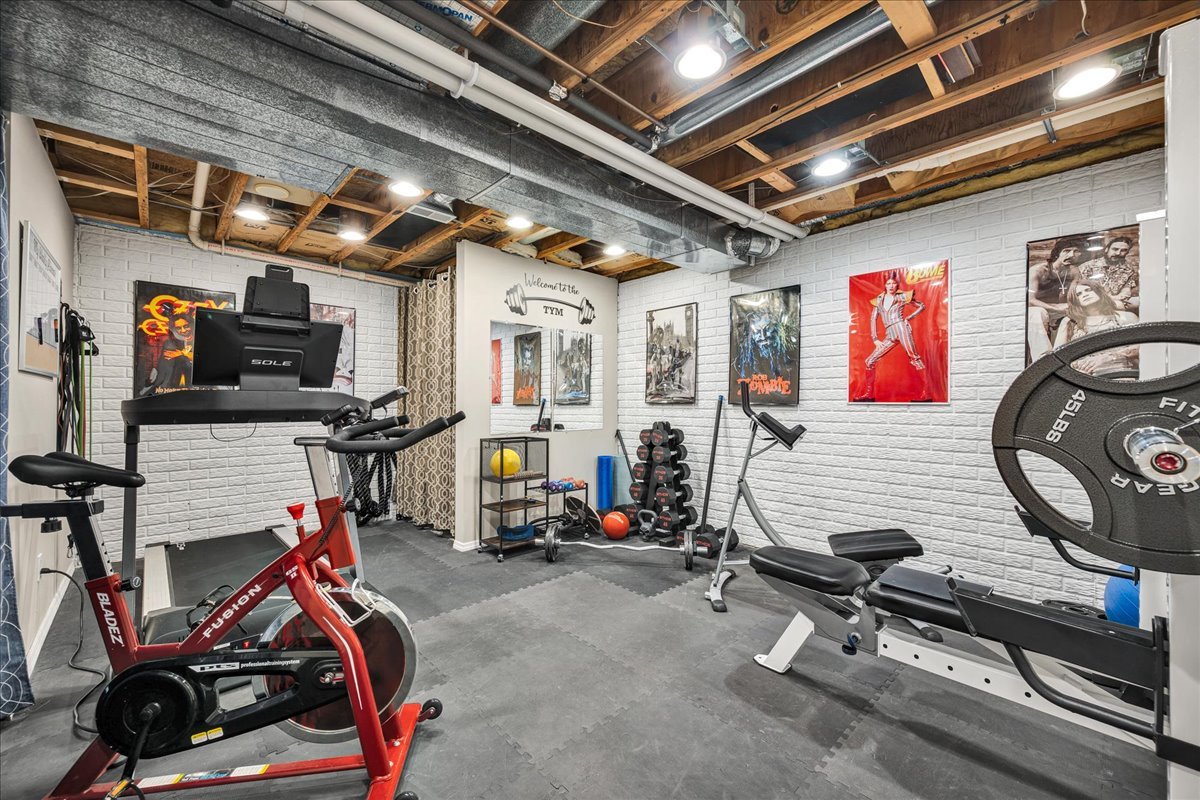 103 Comet Lane, Heyworth, IL 61745