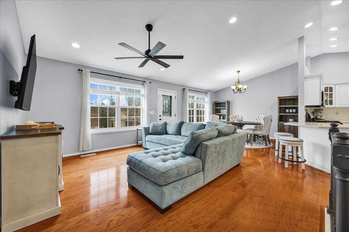 103 Comet Lane, Heyworth, IL 61745