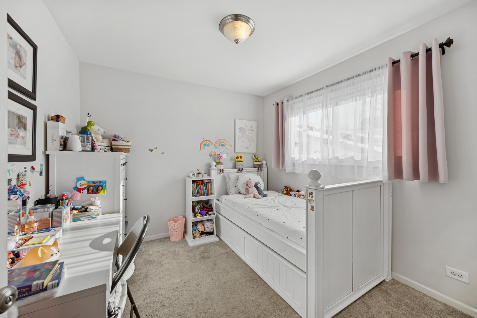 7704 Knotty Pine Court, Woodridge, IL 60517