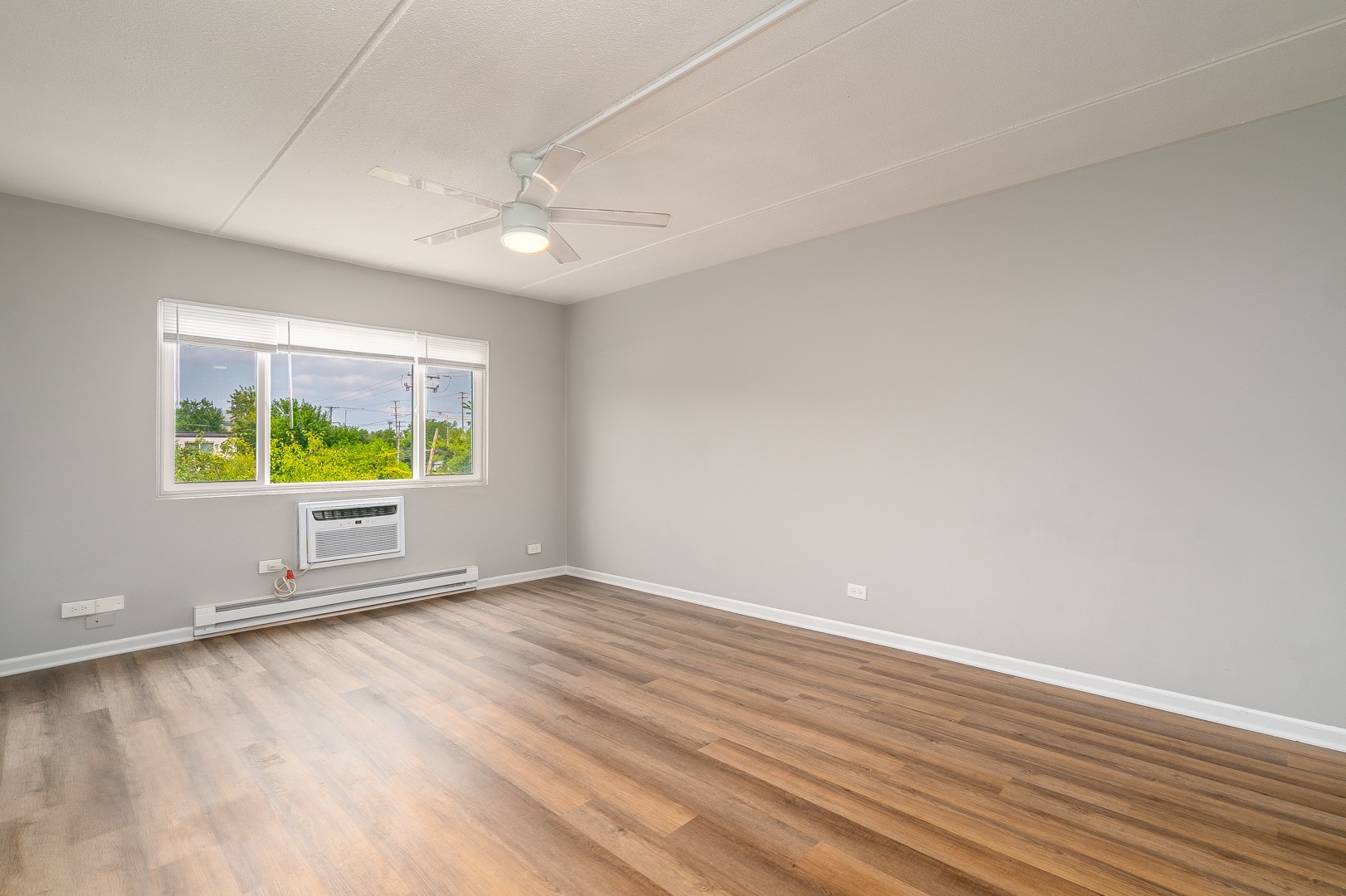 329 W Kimbell Avenue #09, Elmhurst, IL 60126