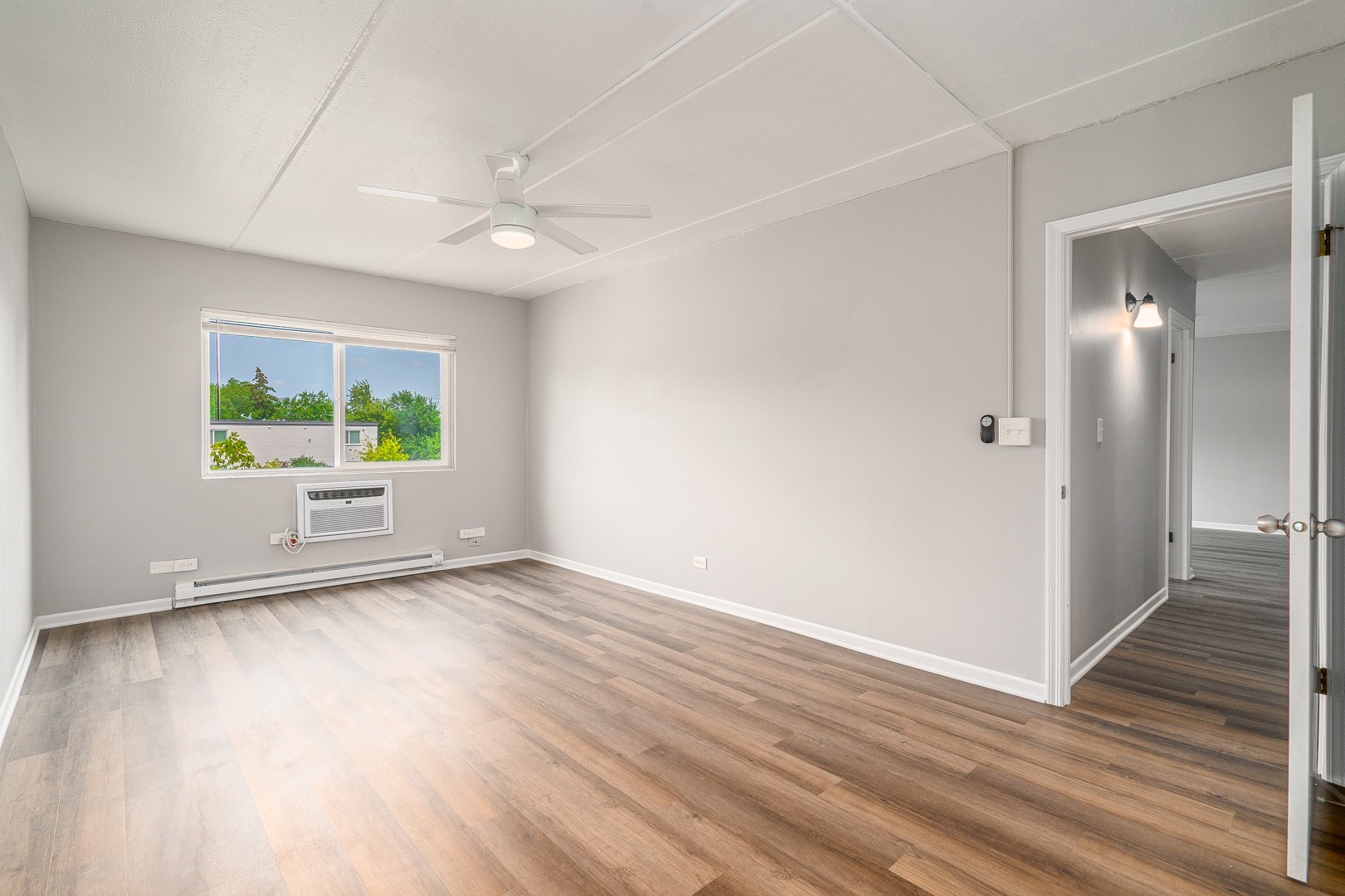 329 W Kimbell Avenue #09, Elmhurst, IL 60126