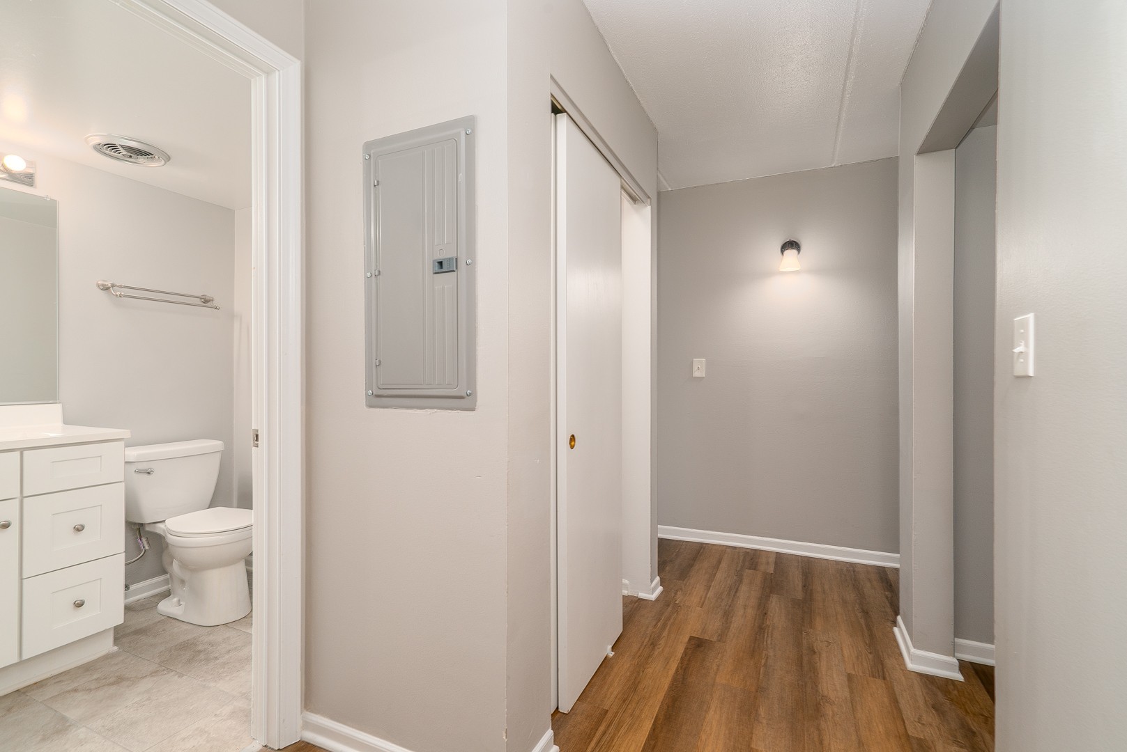 329 W Kimbell Avenue #09, Elmhurst, IL 60126