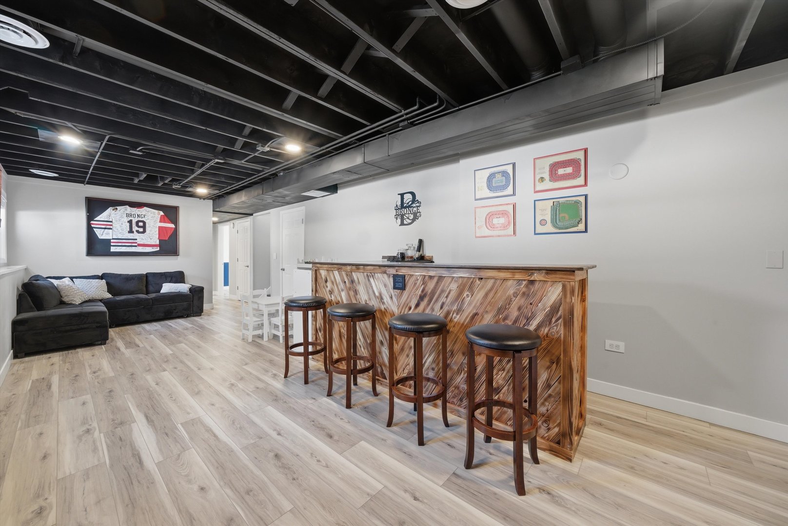 396 Nantucket Court, Bartlett, IL 60103