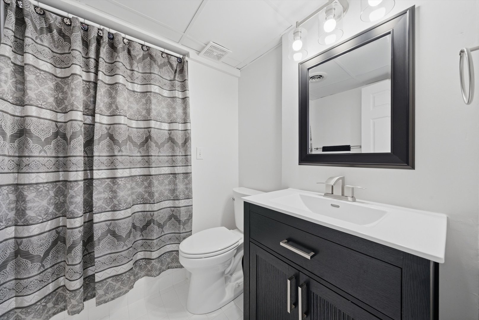 396 Nantucket Court, Bartlett, IL 60103