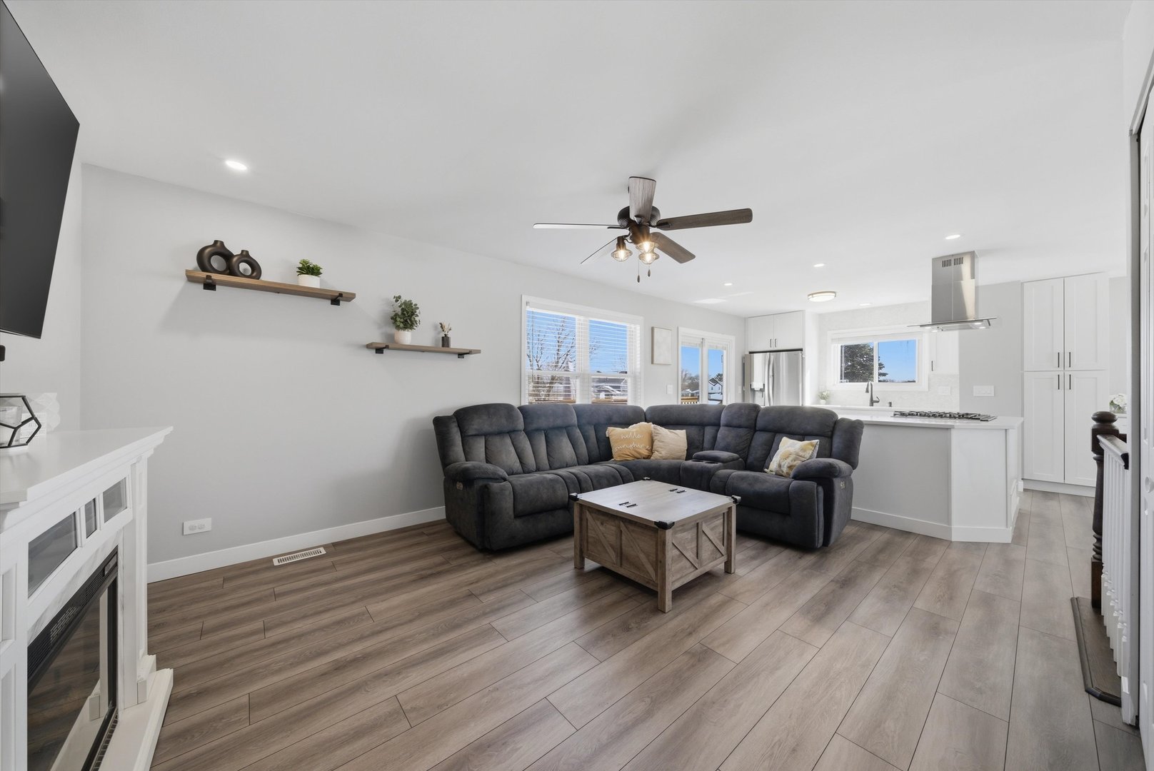 396 Nantucket Court, Bartlett, IL 60103