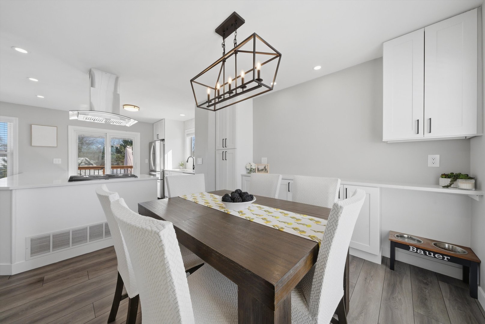 396 Nantucket Court, Bartlett, IL 60103