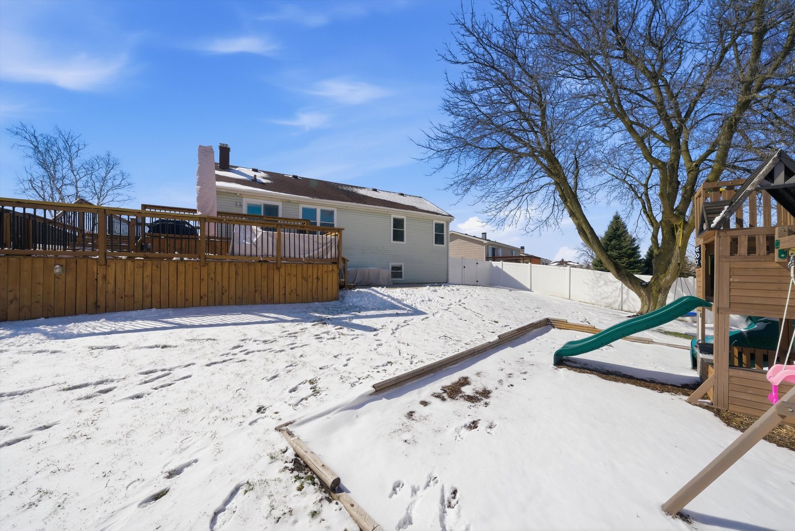 396 Nantucket Court, Bartlett, IL 60103