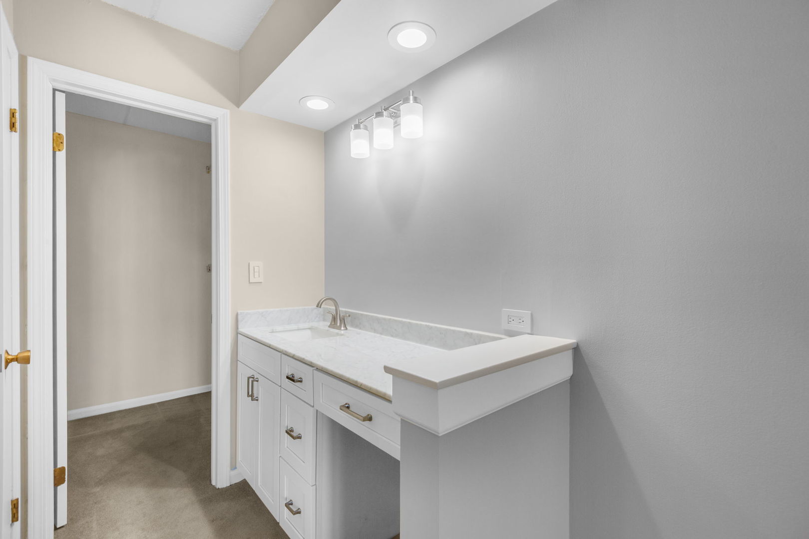 Des Plaines, IL 60016