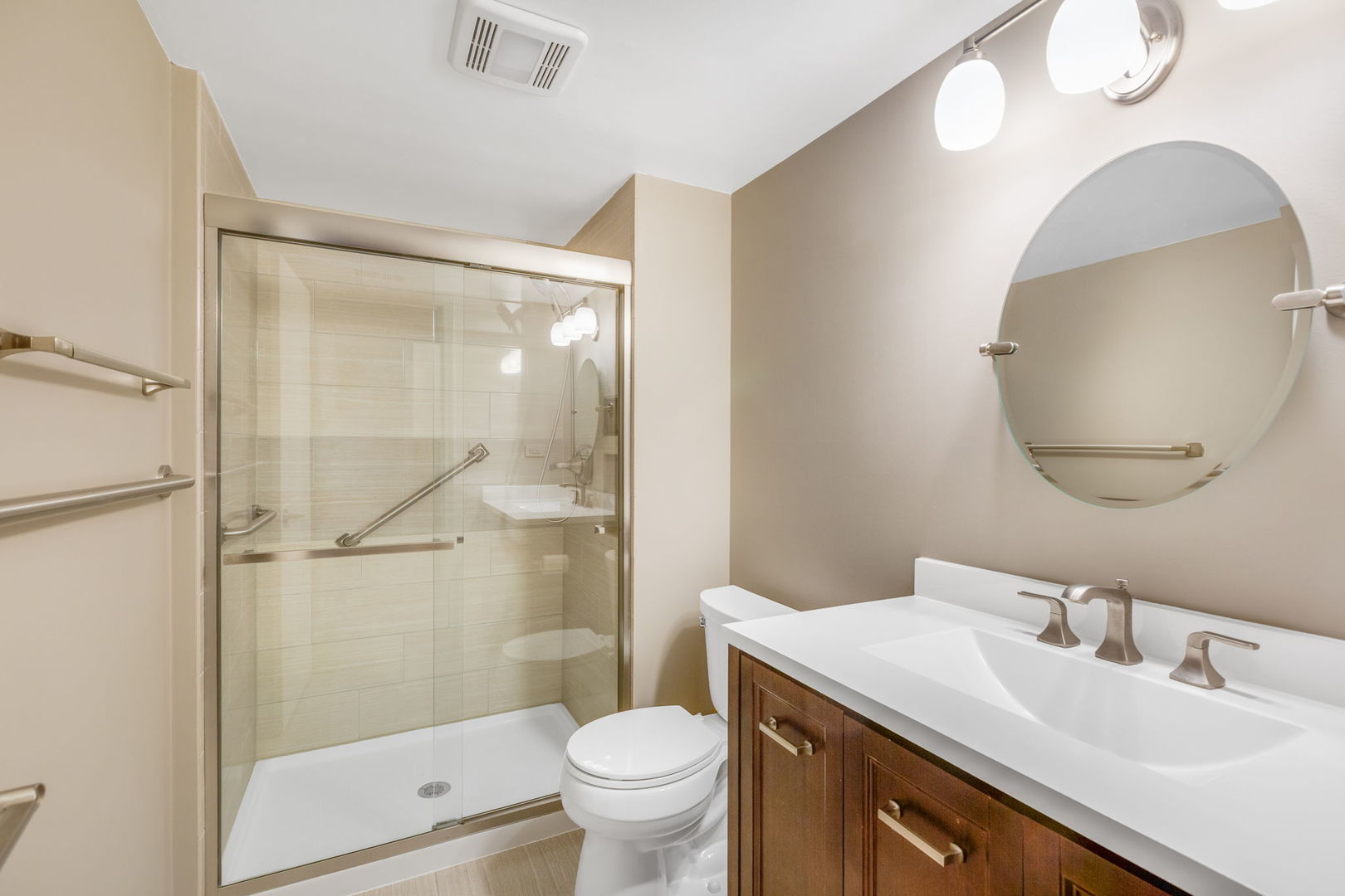 Des Plaines, IL 60016