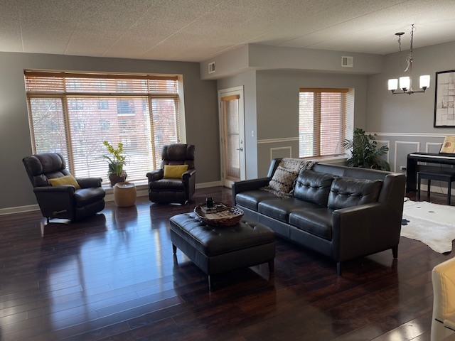 875 E 22nd Street #204, Lombard, IL 60148