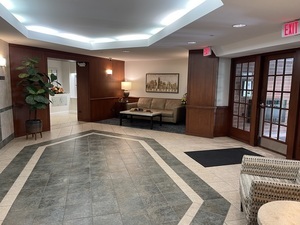 875 E 22nd Street #204, Lombard, IL 60148