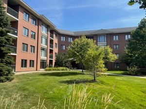 875 E 22nd Street #204, Lombard, IL 60148