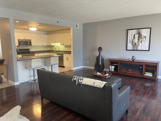 875 E 22nd Street #204, Lombard, IL 60148