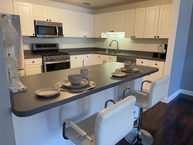 875 E 22nd Street #204, Lombard, IL 60148