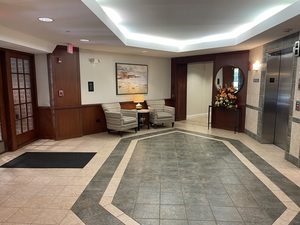 875 E 22nd Street #204, Lombard, IL 60148