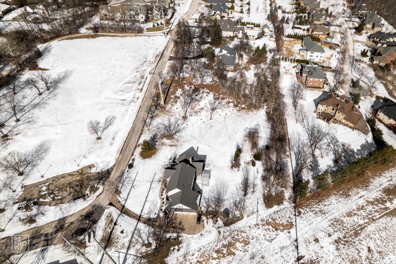 10s641 S Garfield Avenue, Burr Ridge, IL 60527