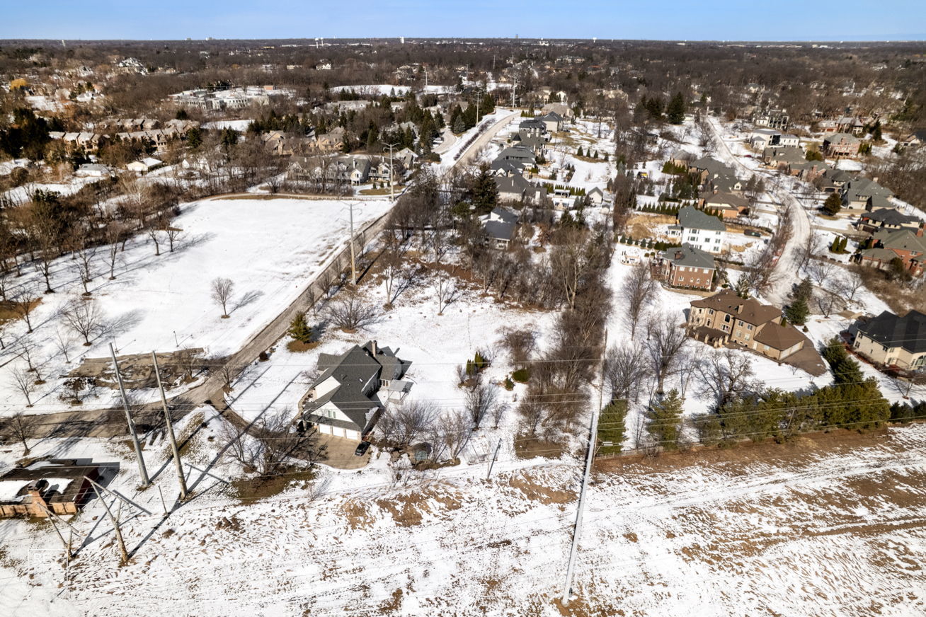 10s641 S Garfield Avenue, Burr Ridge, IL 60527