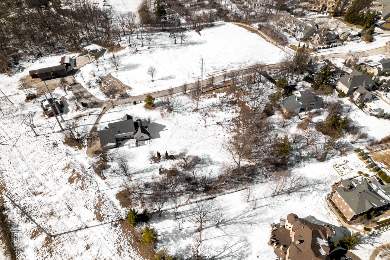 10s641 S Garfield Avenue, Burr Ridge, IL 60527