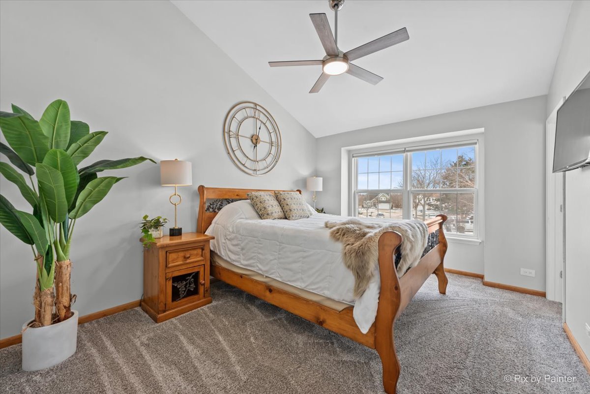 466 VALLEY FORGE Avenue, South Elgin, IL 60177