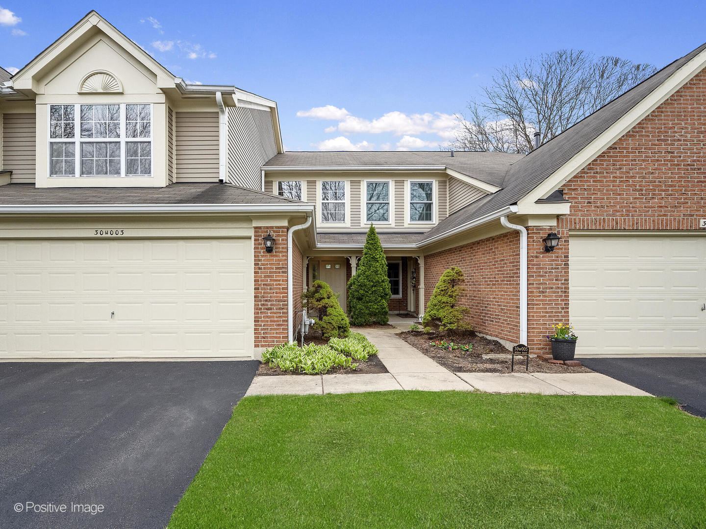 30W003 WILLOW Court #003, Warrenville, IL 60555