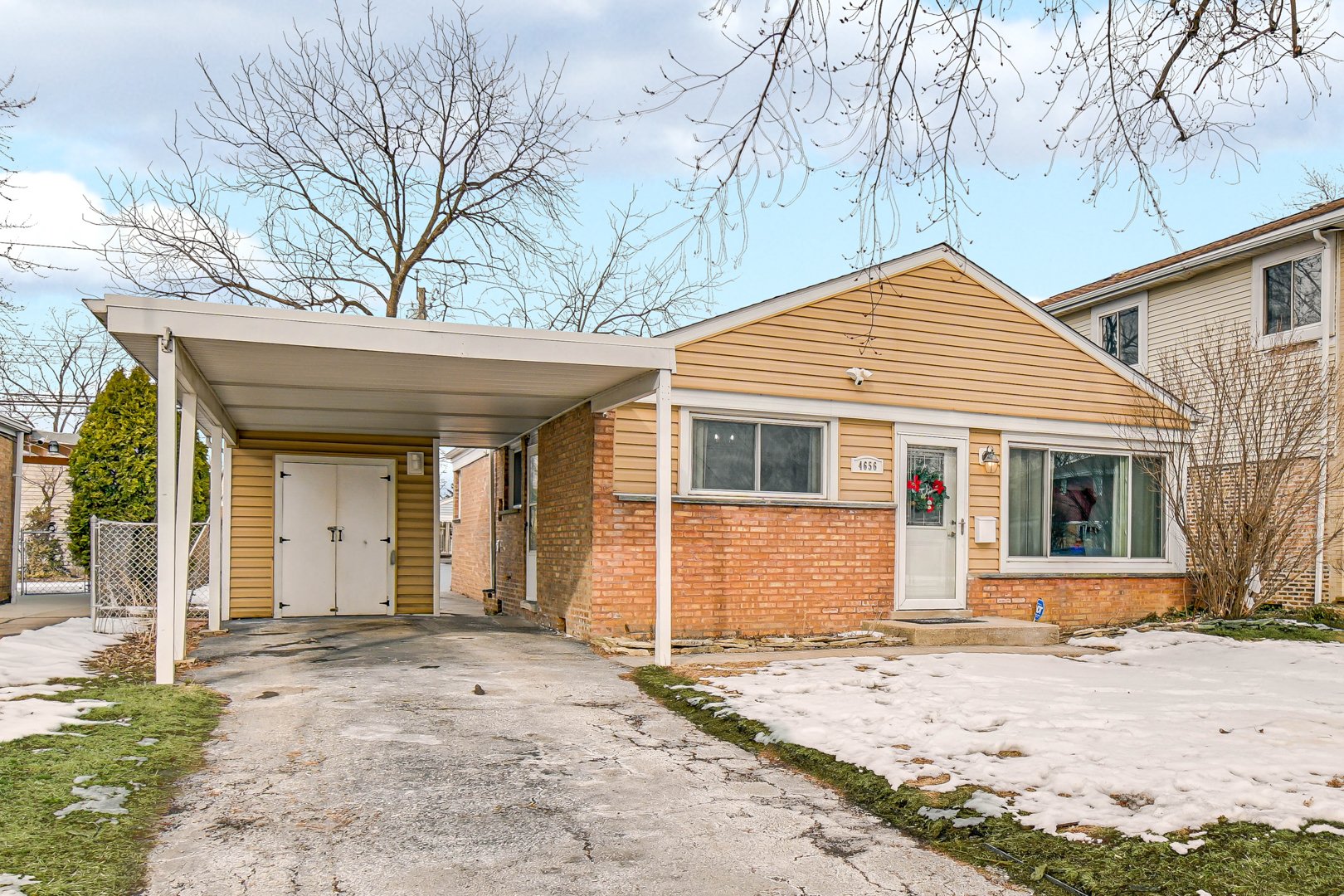 4656 W 83rd Street, Chicago, IL 60652