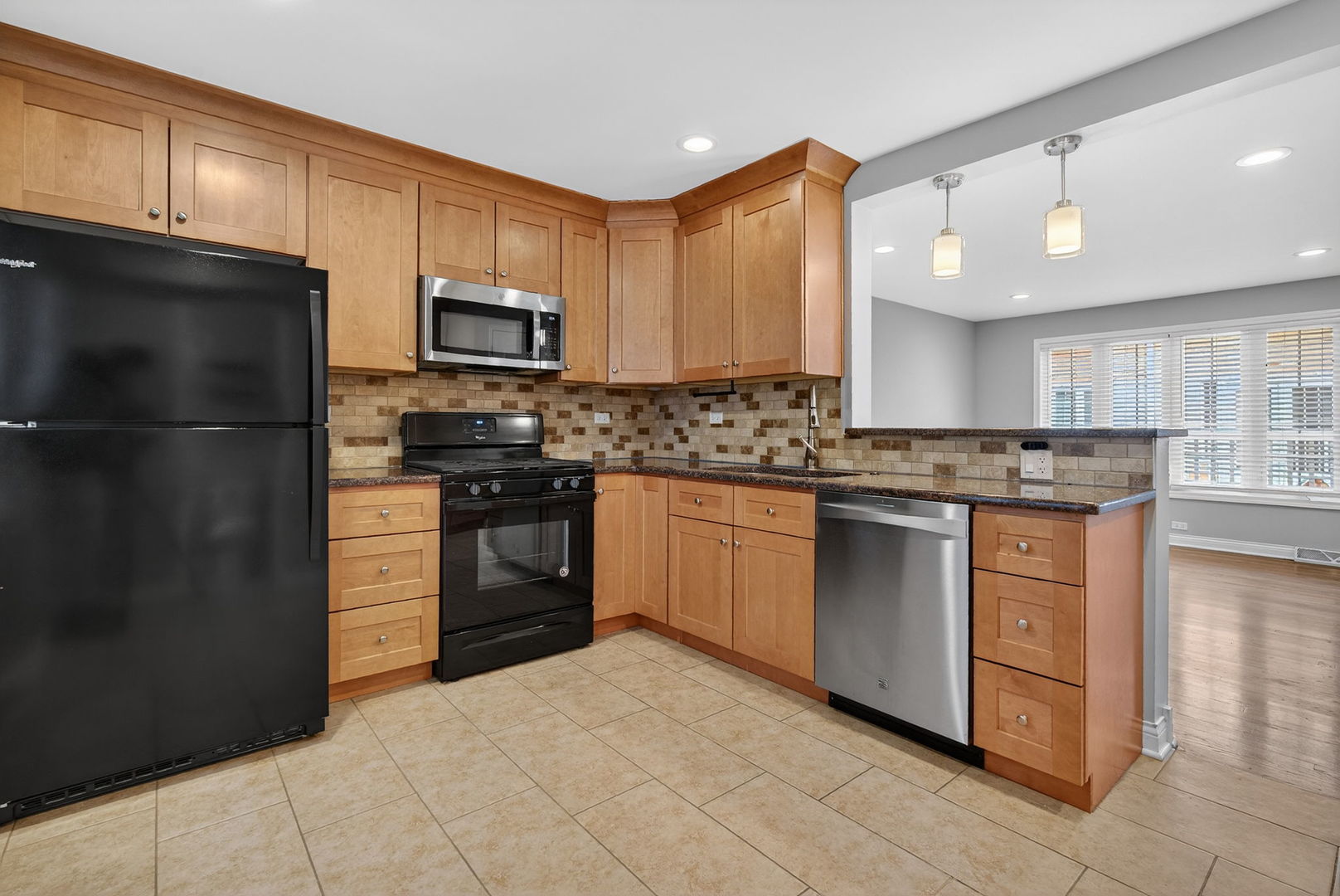 15 S Waiola Avenue #6, La Grange, IL 60525