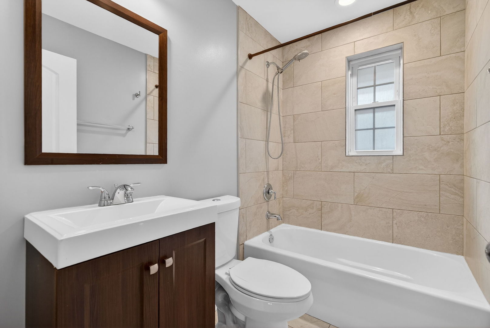 15 S Waiola Avenue #6, La Grange, IL 60525