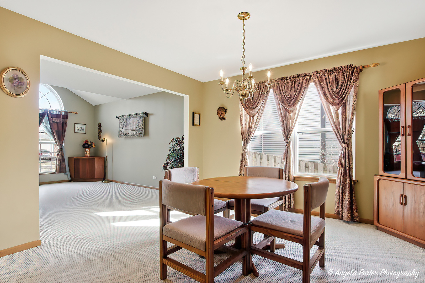 1949 W Windsor Drive, Round Lake, IL 60073