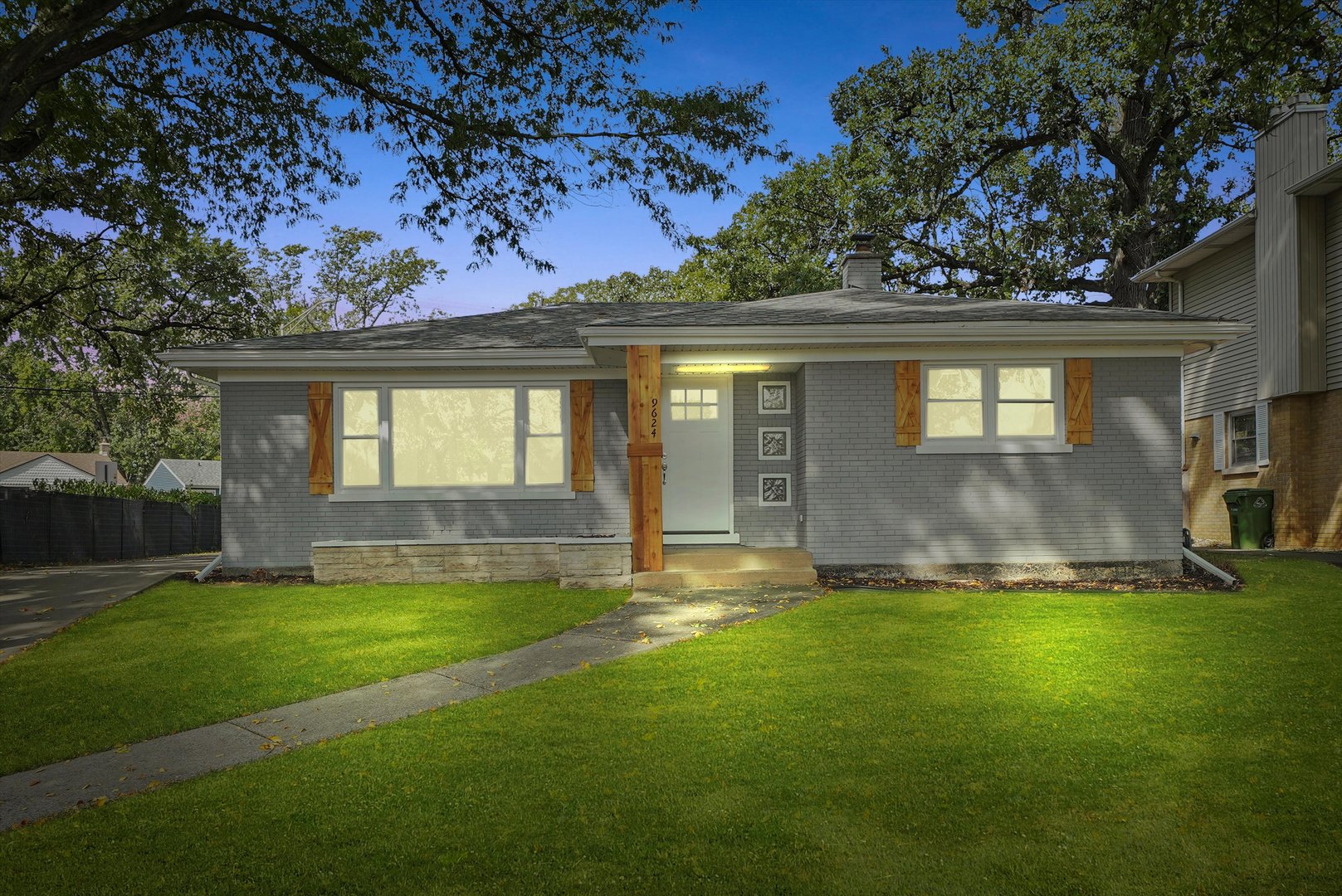 9624 W Shore Drive #9624, Oak Lawn, IL 60453