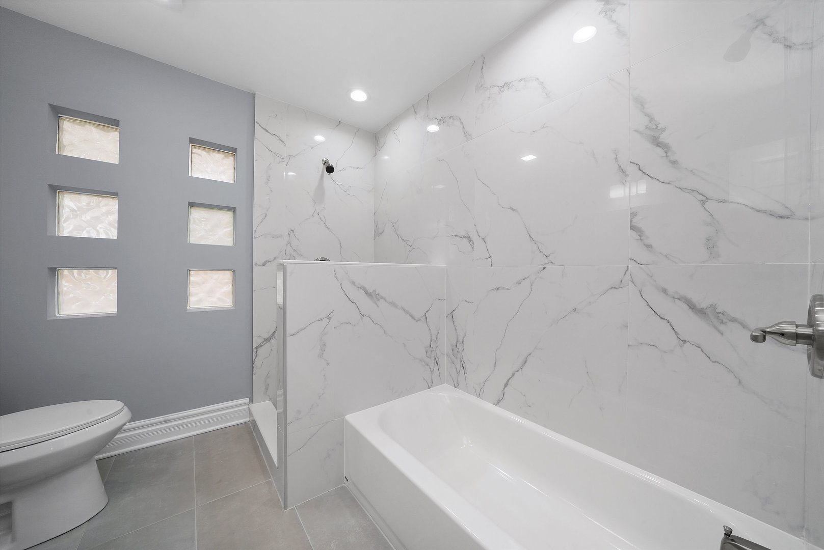 9624 W Shore Drive #9624, Oak Lawn, IL 60453