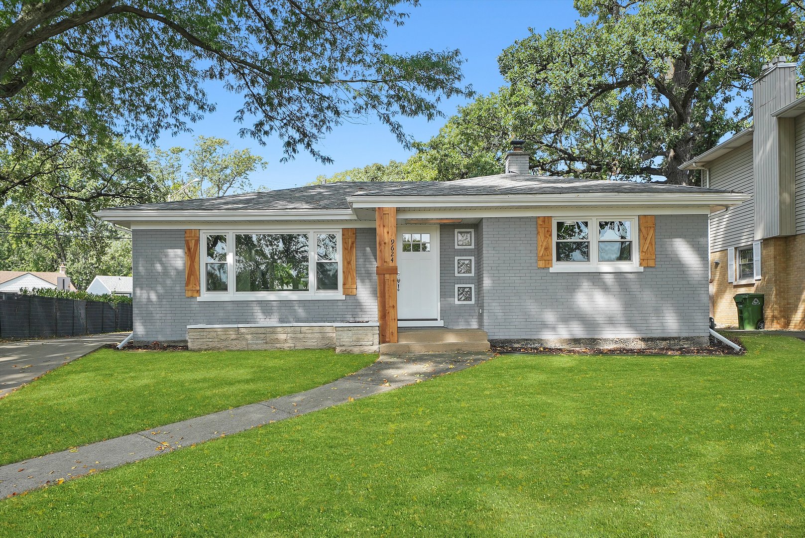 9624 W Shore Drive #9624, Oak Lawn, IL 60453