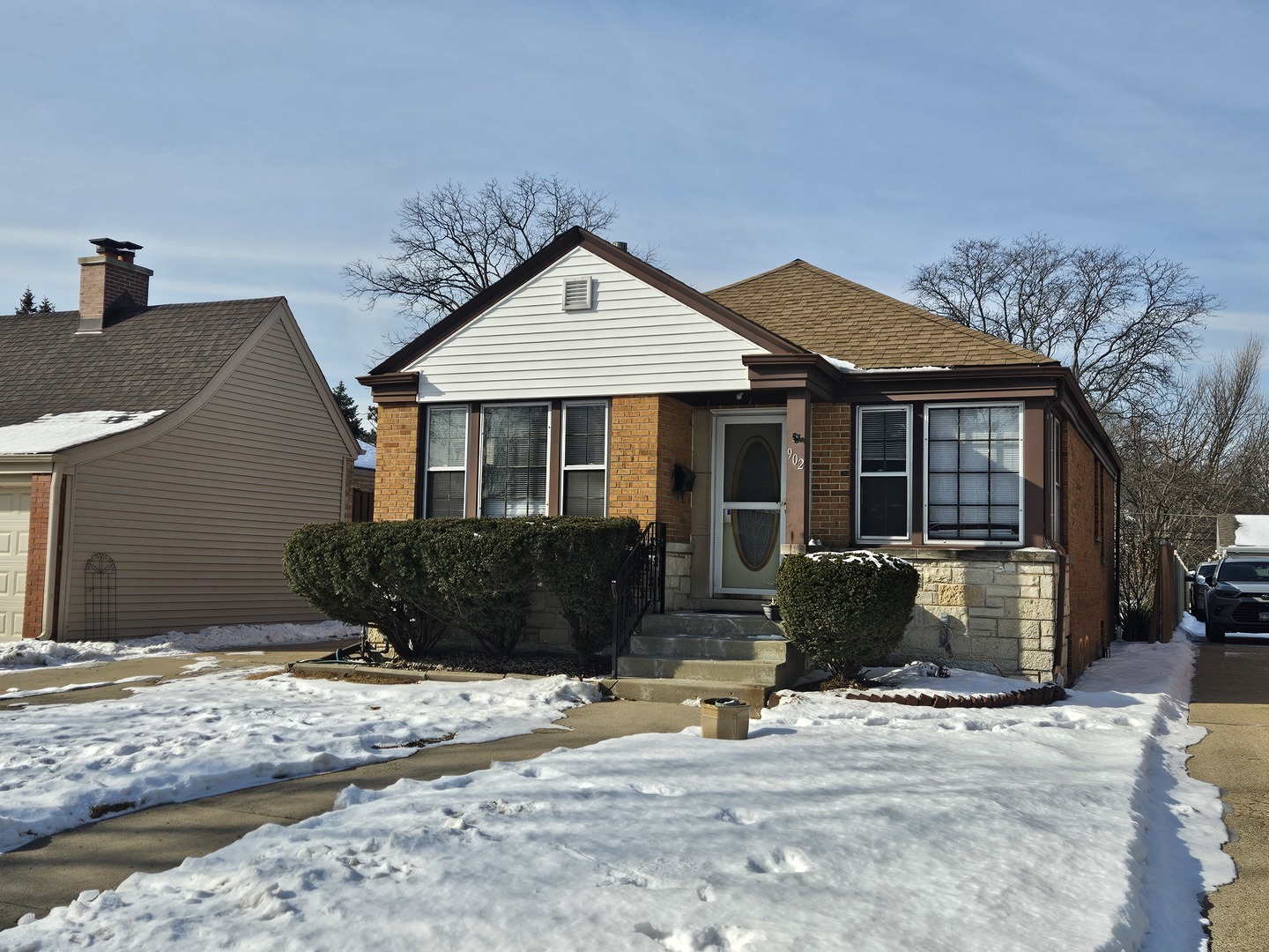 902 Jeannette Street, Des Plaines, IL 60016