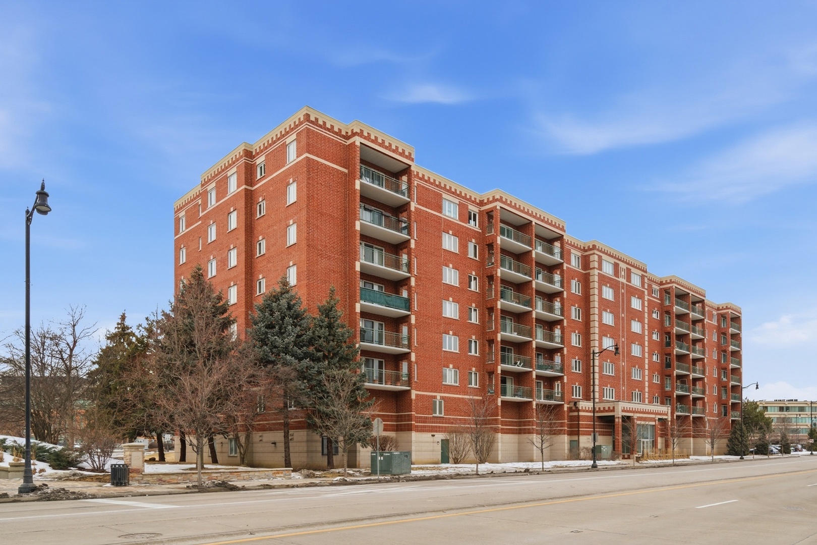 650 S River Road #801, Des Plaines, IL 60016