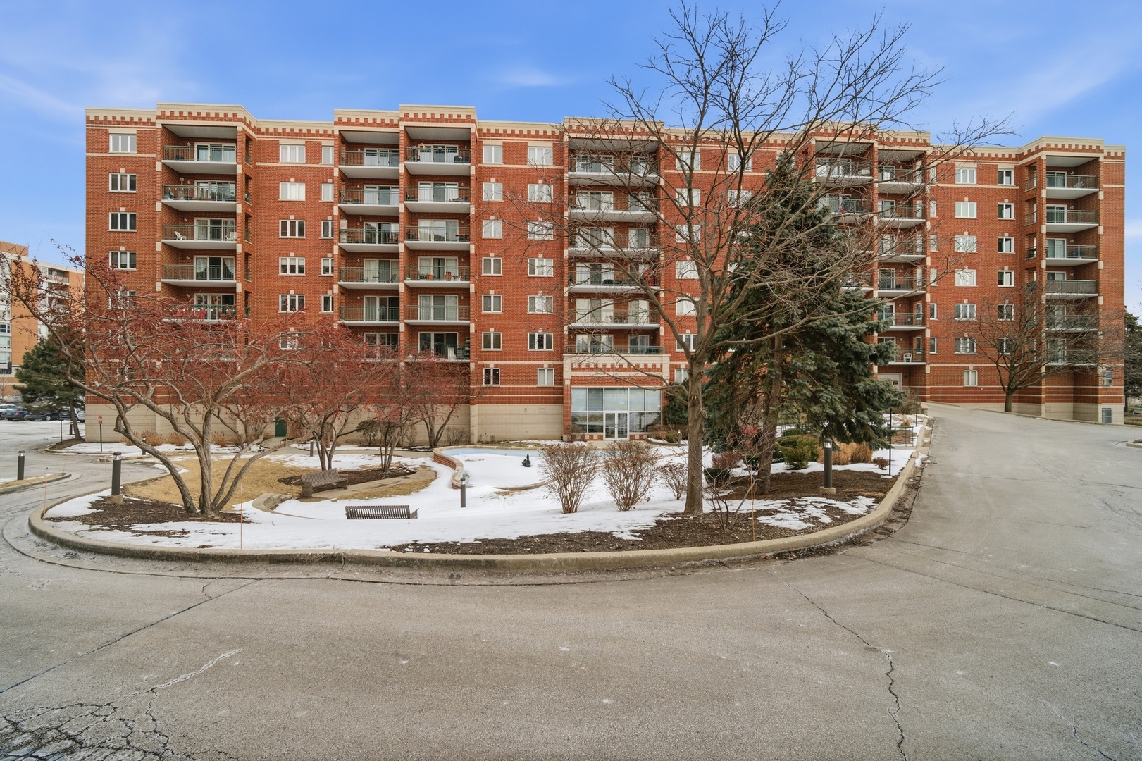 650 S River Road #801, Des Plaines, IL 60016