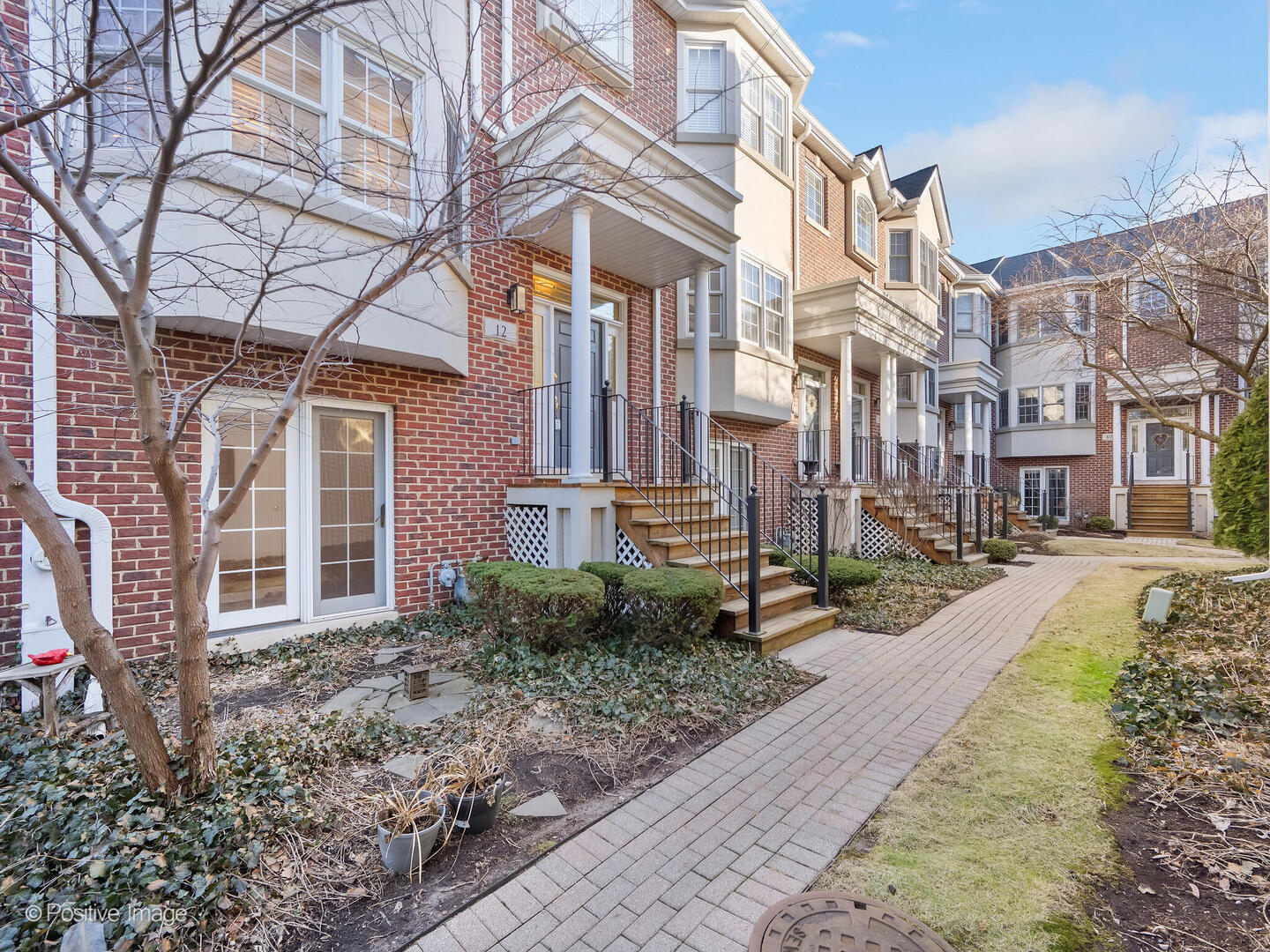 12 N Kensington Avenue, La Grange, IL 60525