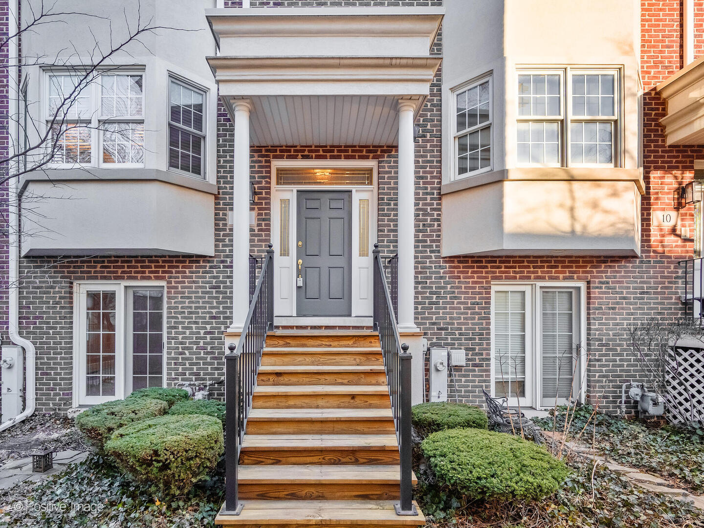 12 N Kensington Avenue, La Grange, IL 60525