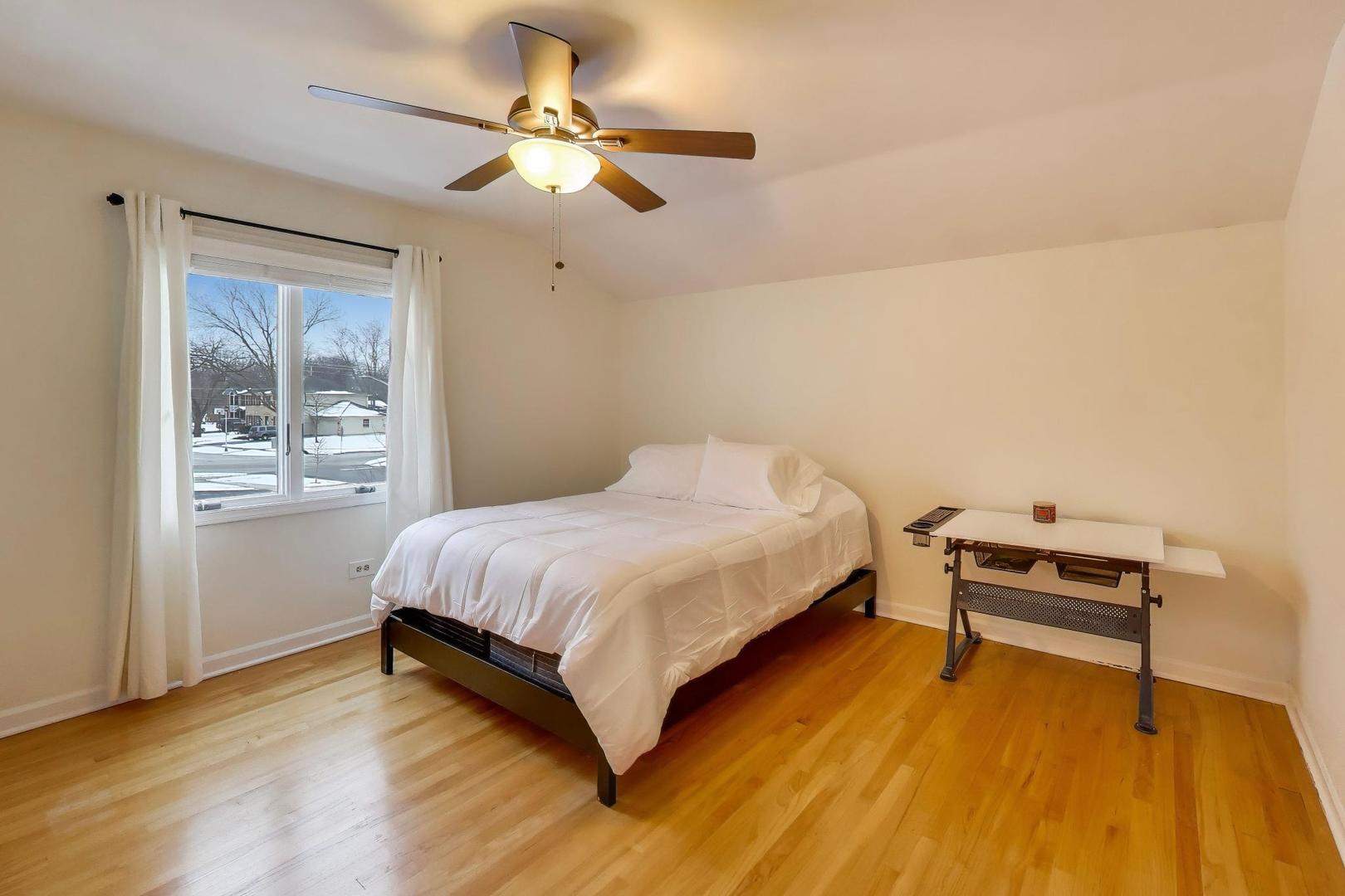 1605 Burning Trail, Wheaton, IL 60189